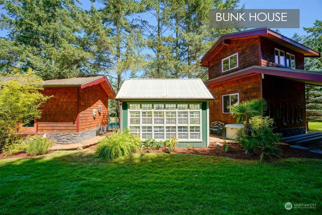 Guest house and bunk house at Sunset cove Estates