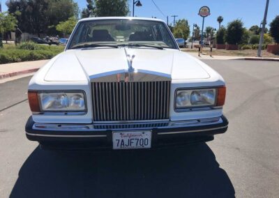 Front grill of a 1995 Rolls Royce Spur